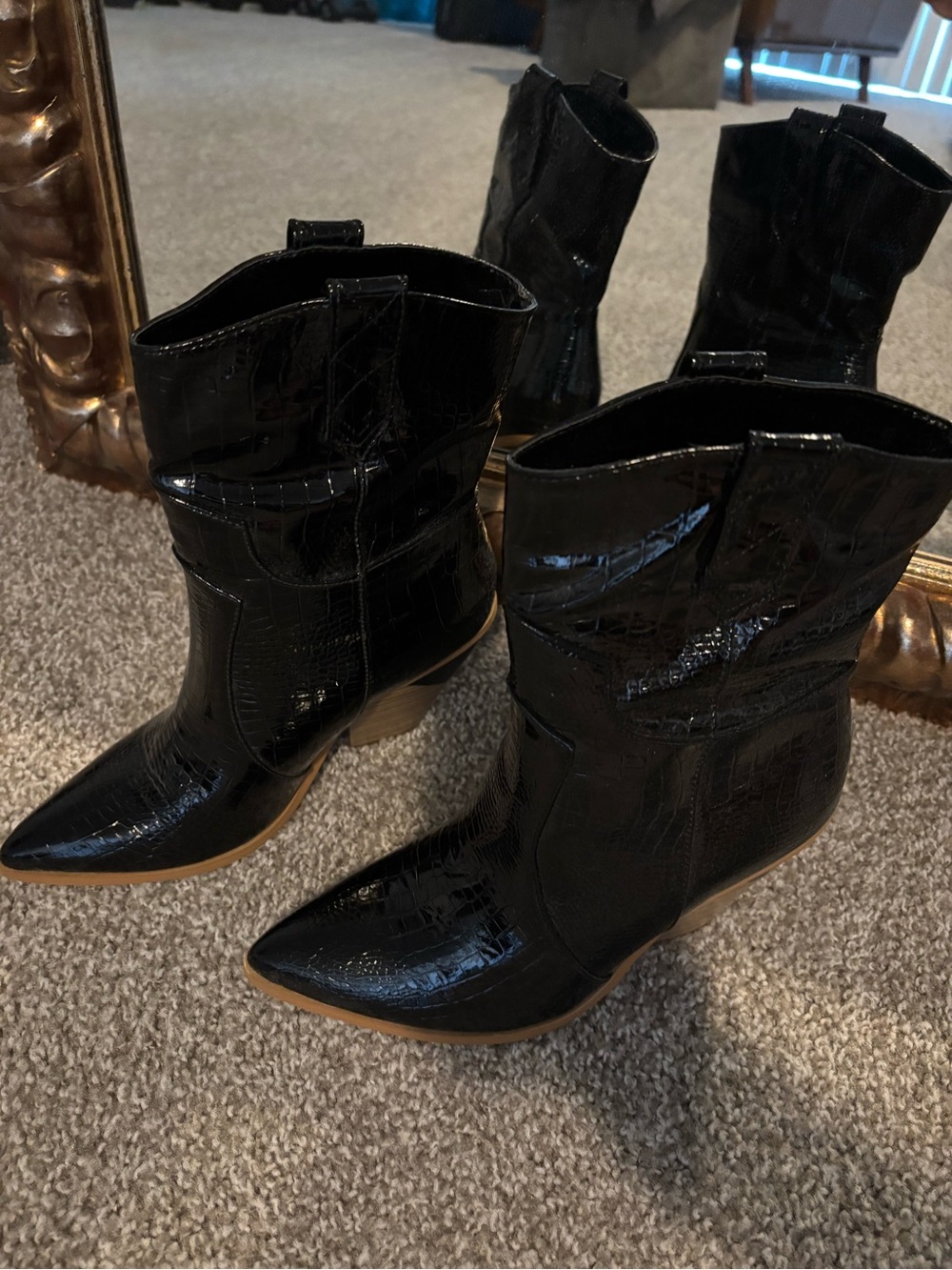 Black Croc-Embossed Pointed-Toe Western Booties - Women